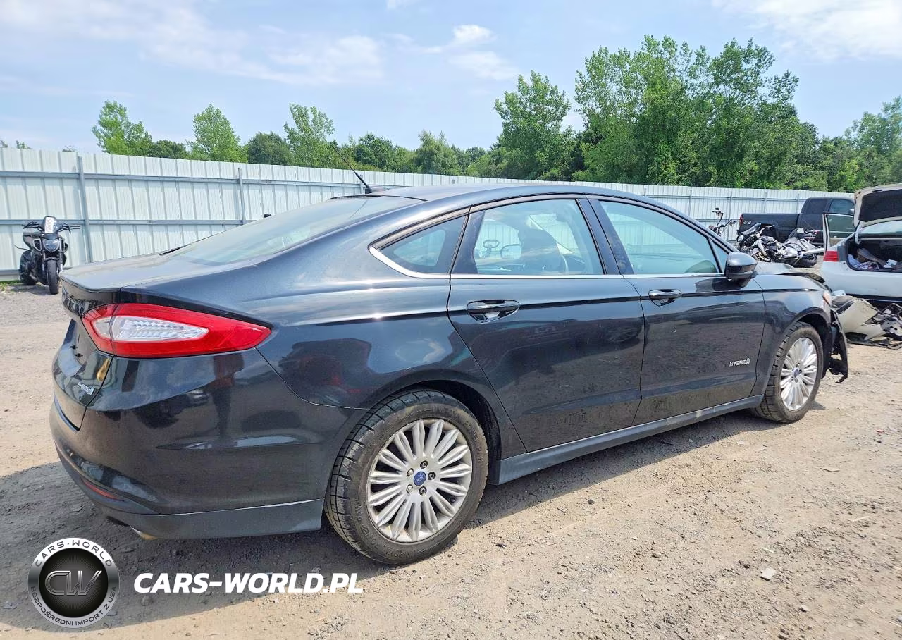 2014 Ford Fusion S Hybrid VIN:3FA6P0UU7ER369017 - 3