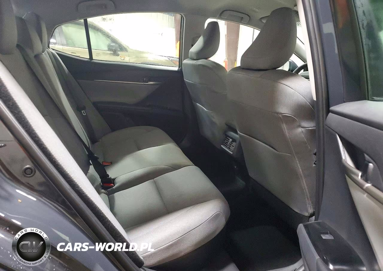2026 Toyota Camry Le VIN:4T1DBADK3TU548578 - 10