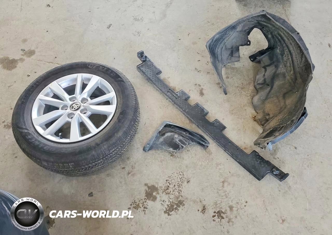 2026 Toyota Camry Le VIN:4T1DBADK3TU548578 - 12