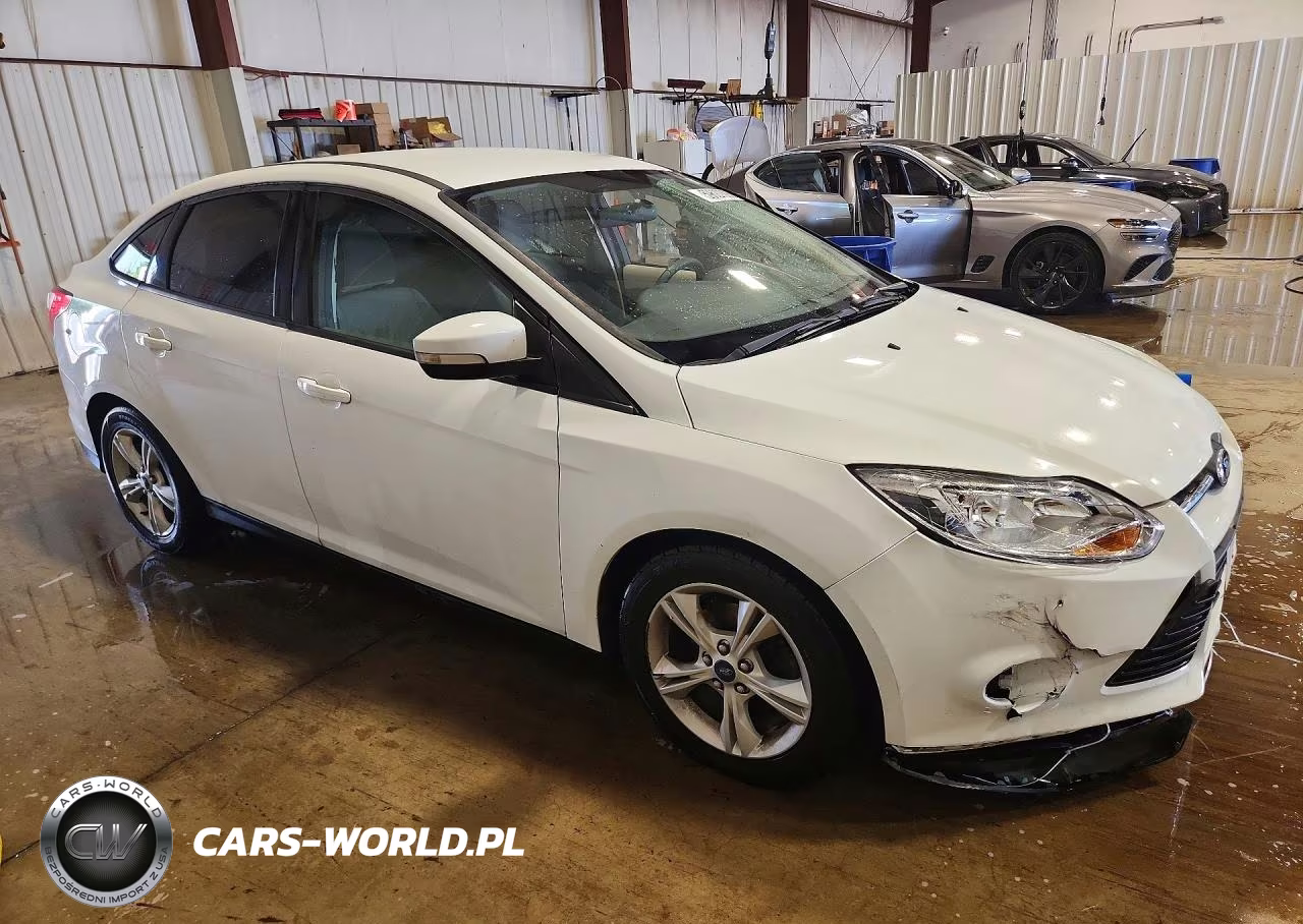 2014 Ford Focus Se VIN:1FADP3F21EL461744 - 4