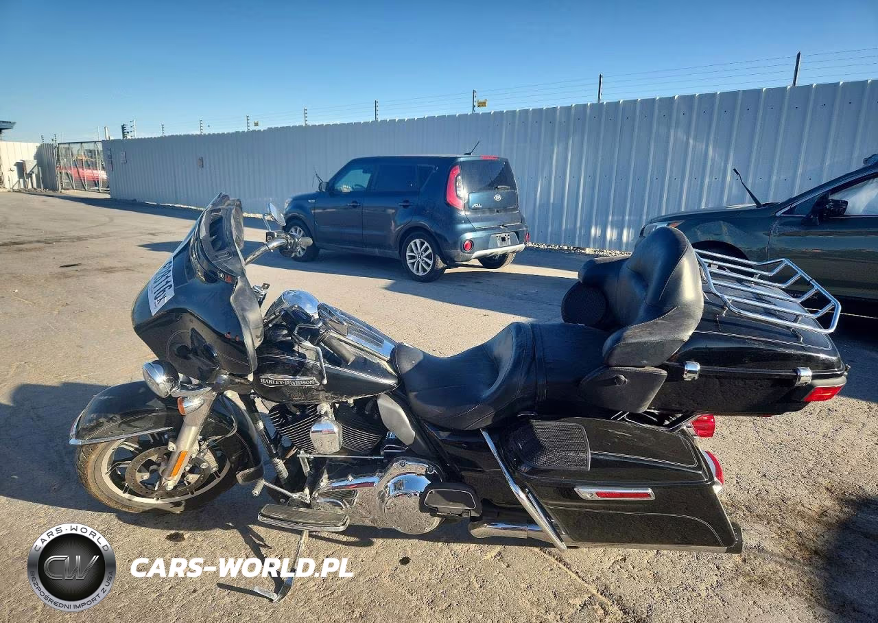 2014 Harley-Davidson Flhtcu Ultra Classic Electra Glide VIN:1HD1FCM16EB616299 - 3