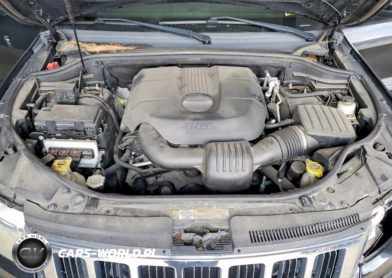 2011 Jeep Grand Cherokee Laredo VIN:1J4RR4GG9BC586068 - 12