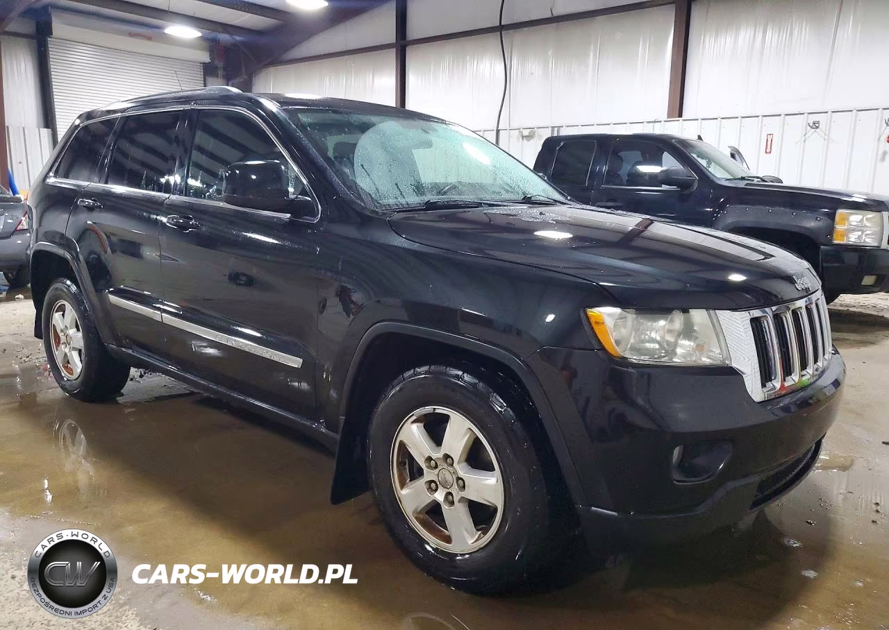 2011 Jeep Grand Cherokee Laredo VIN:1J4RR4GG9BC586068 - 4