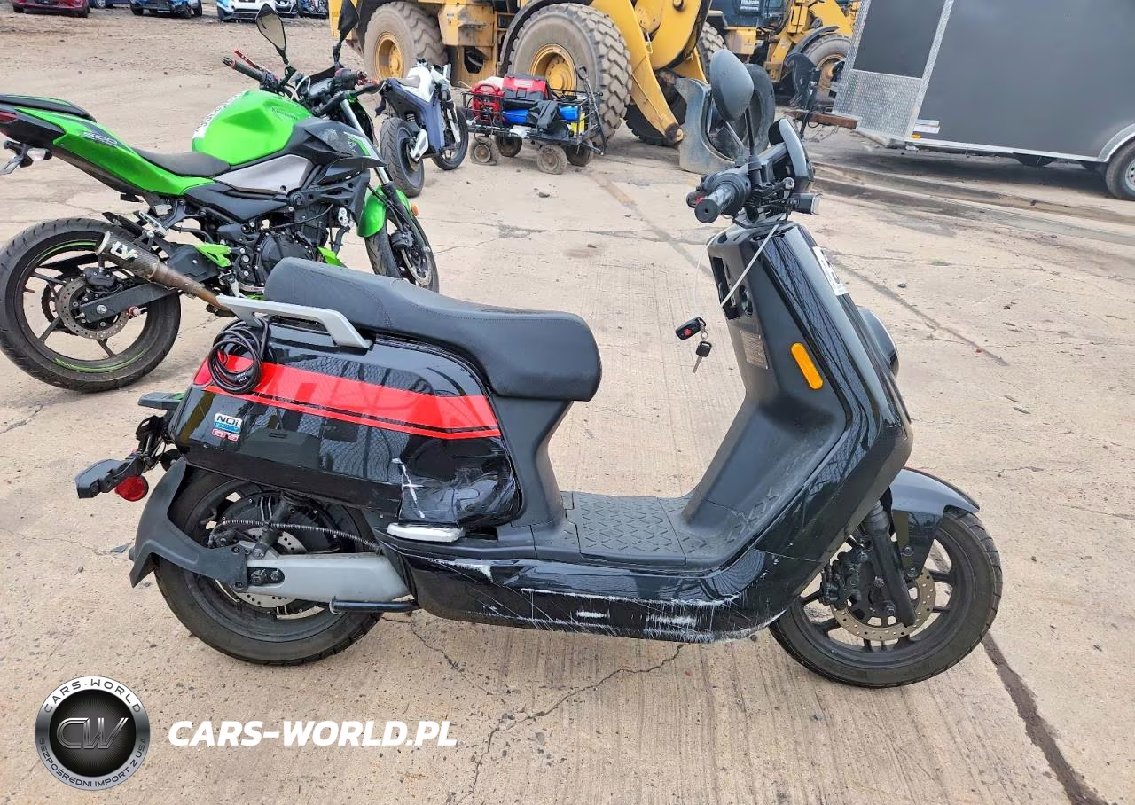 2021 Genuine Scooter Co. Scooter – zdjęcie 1 z 9