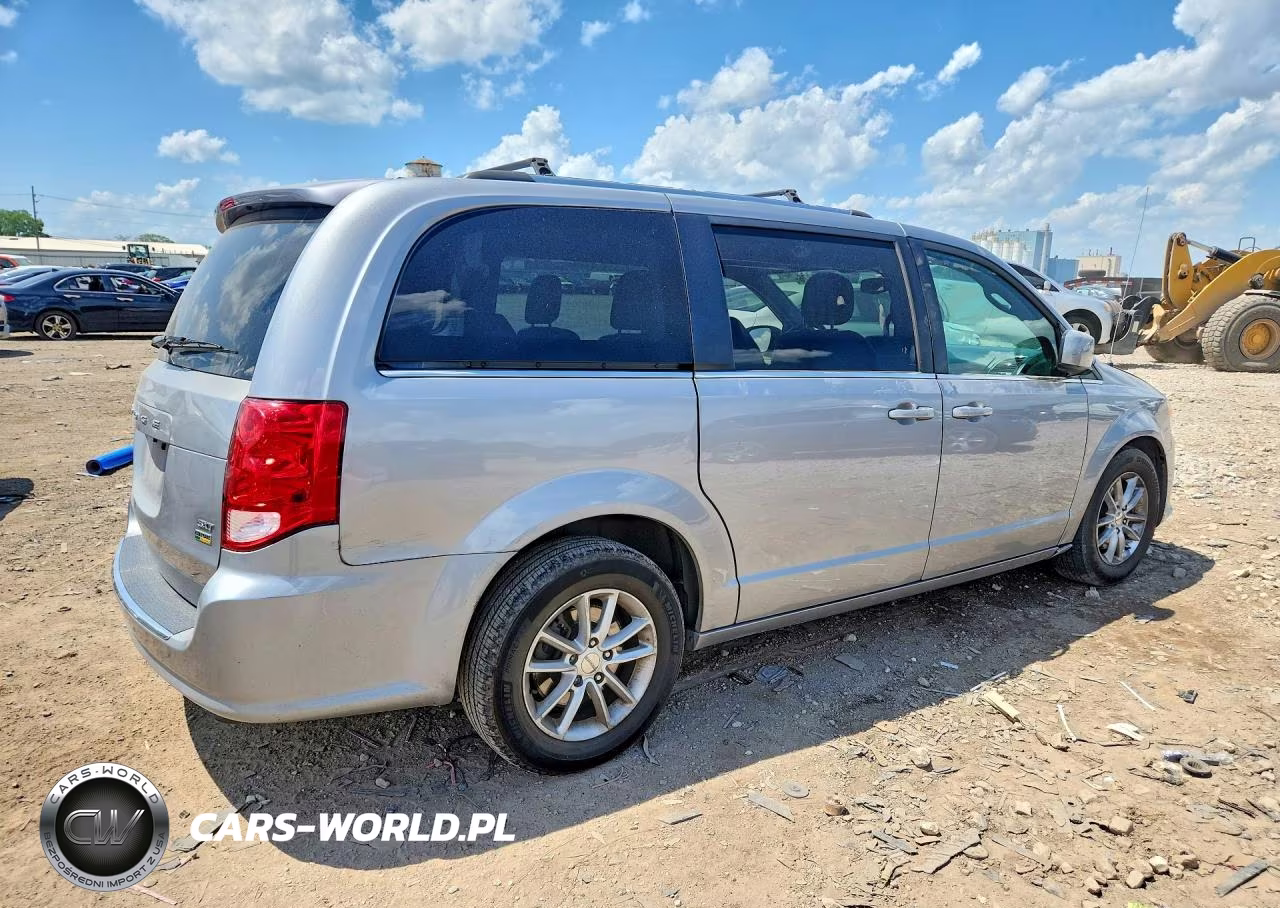 2018 Dodge Grand Caravan Sxt VIN:2C4RDGCG8JR267195 - 3