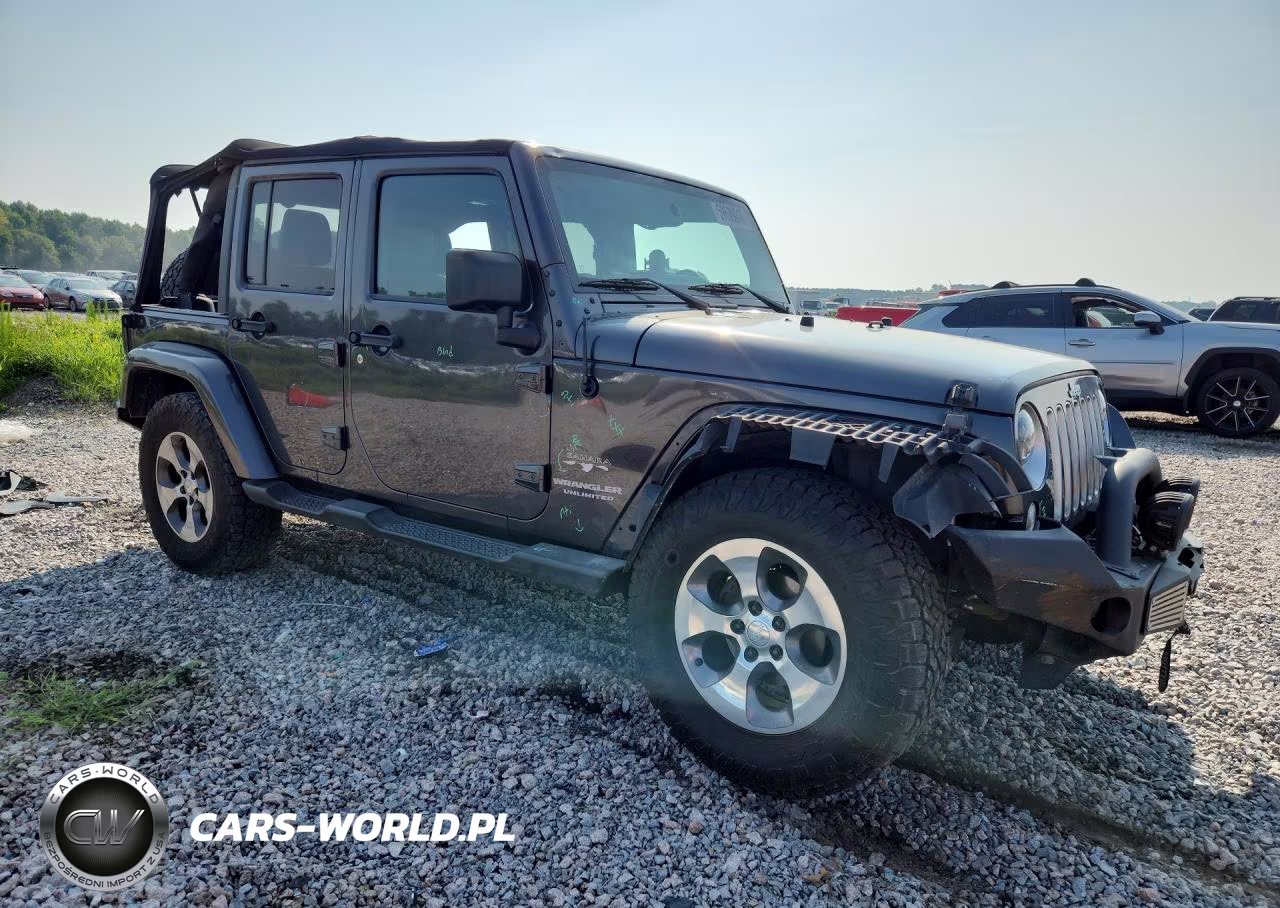 2016 Jeep Wrangler Unlimited Sahara VIN:1C4BJWEG9GL174947 - 4