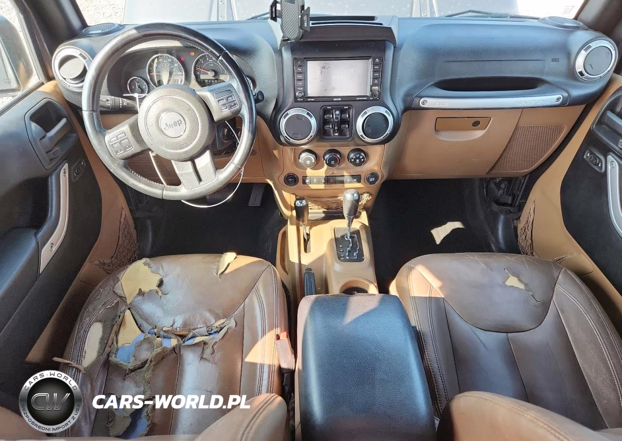 2016 Jeep Wrangler Unlimited Sahara VIN:1C4BJWEG9GL174947 - 8