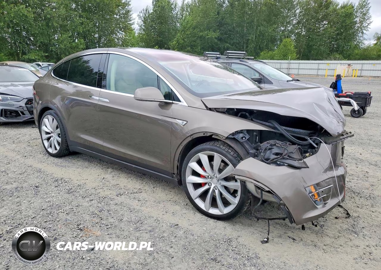 2016 Tesla Model X VIN:5YJXCBE45GF005753 - 4