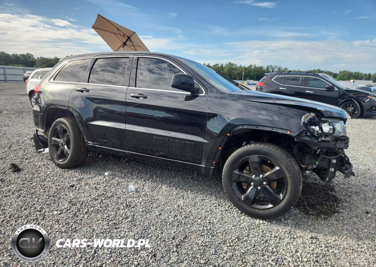 2015 Jeep Grand Cherokee Laredo VIN:1C4RJFAG5FC799123 - 4