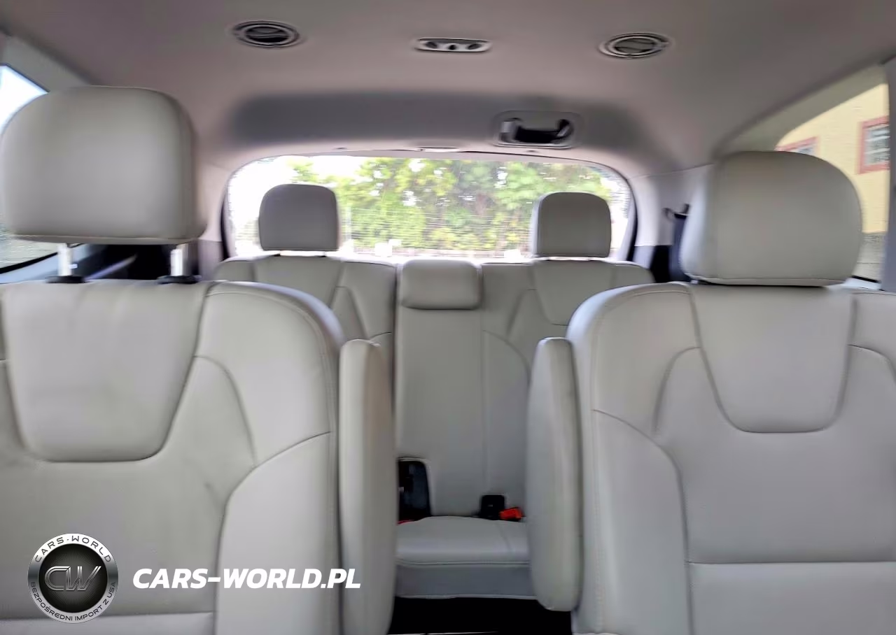 2020 Kia Telluride S VIN:5XYP64HCXLG074639 - 10
