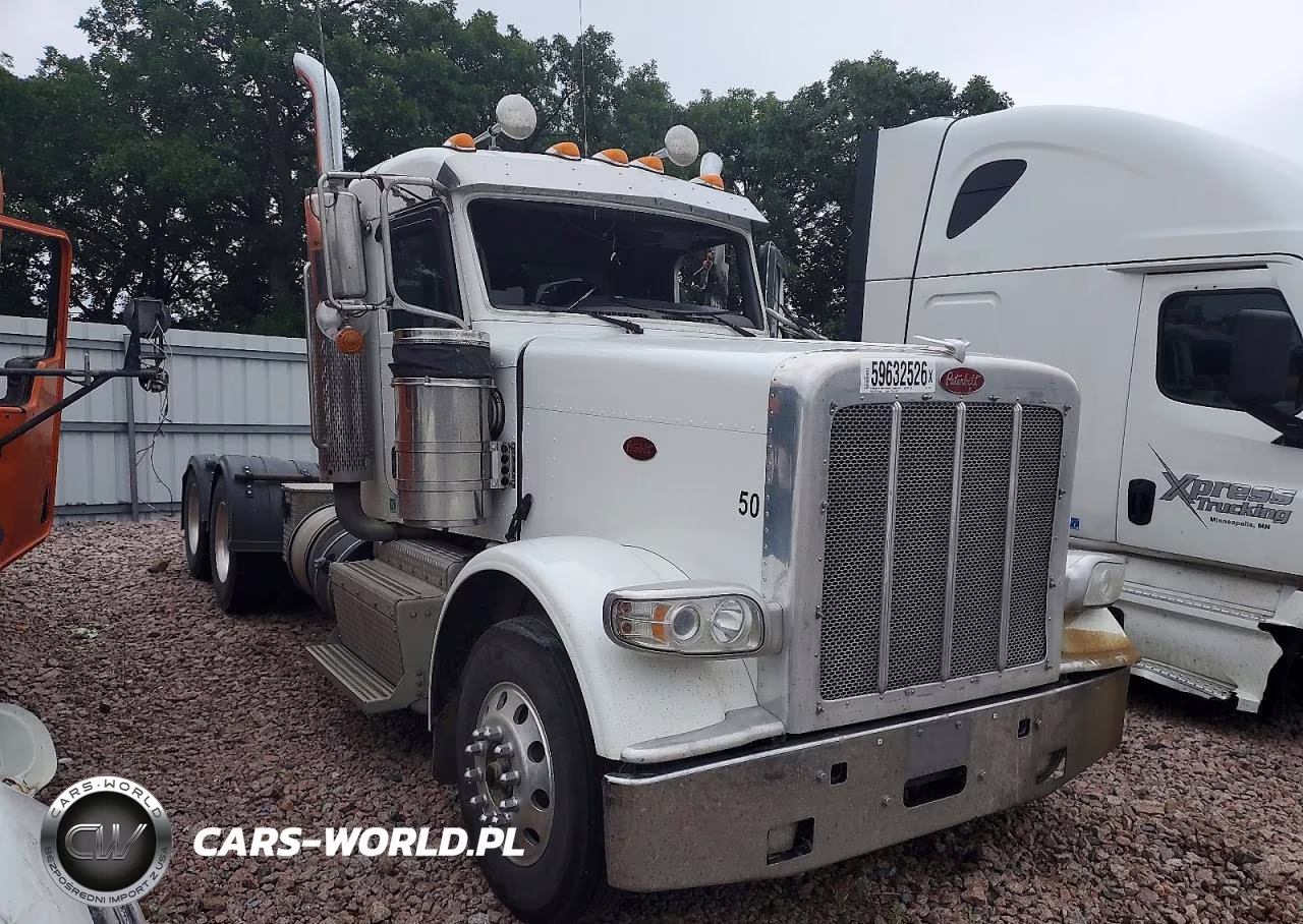 2015 Peterbilt 389 Semi Truck