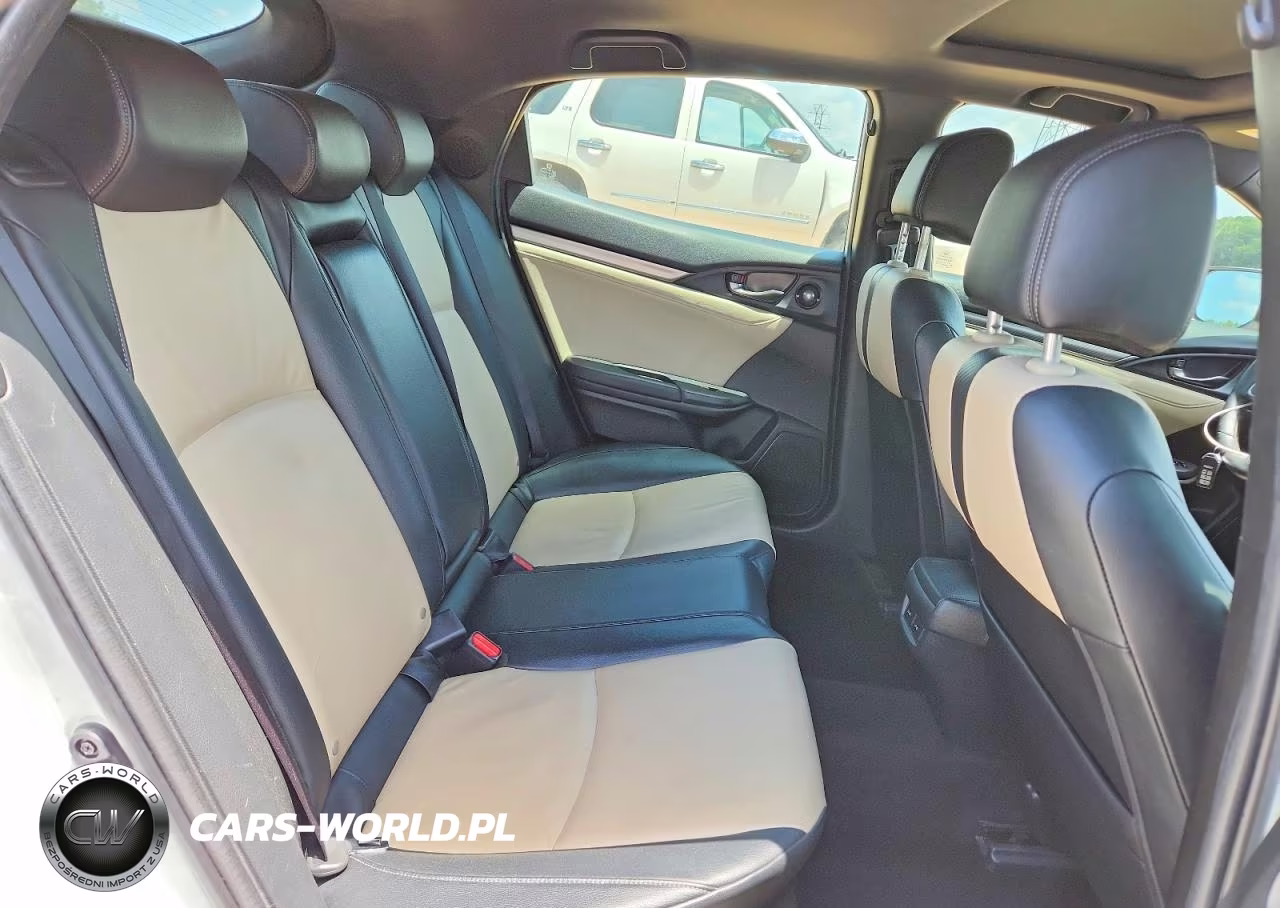 2019 Honda Civic Sport Touring VIN:SHHFK7H94KU221636 - 10
