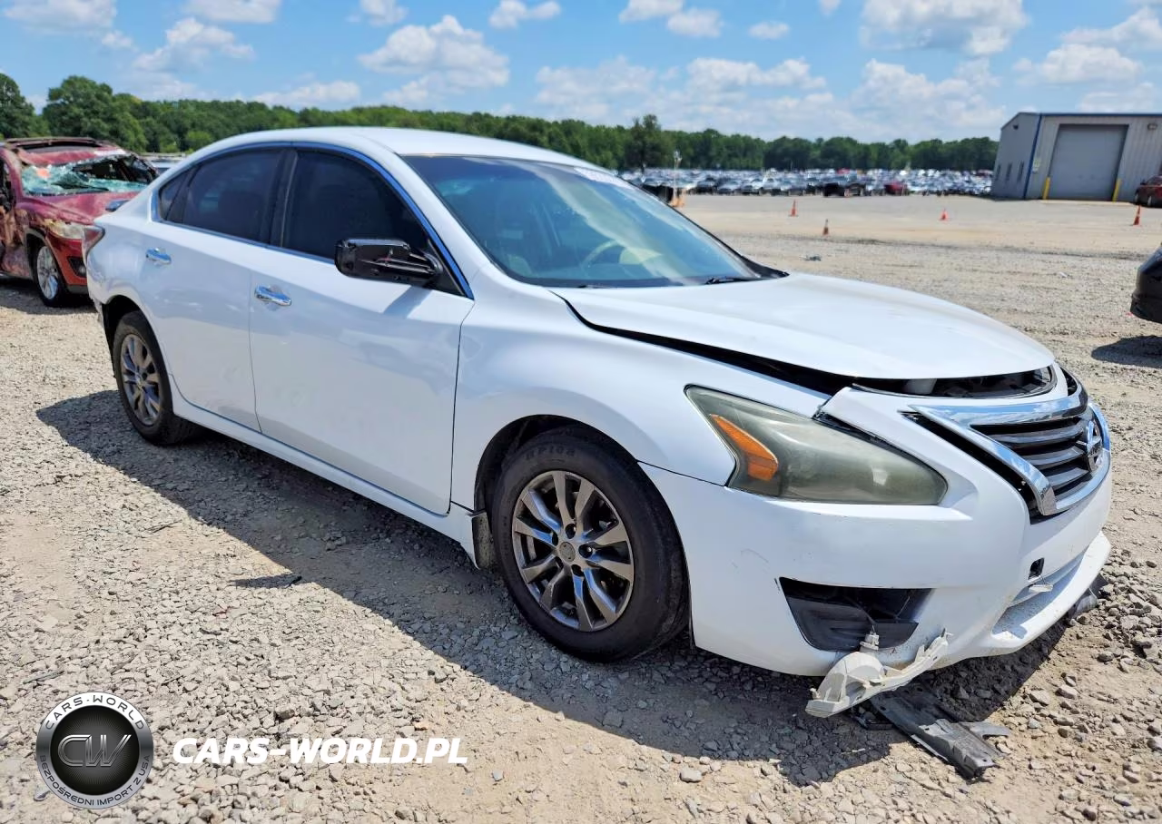2015 Nissan Altima 2.5 S VIN:1N4AL3AP1FN899042 - 4