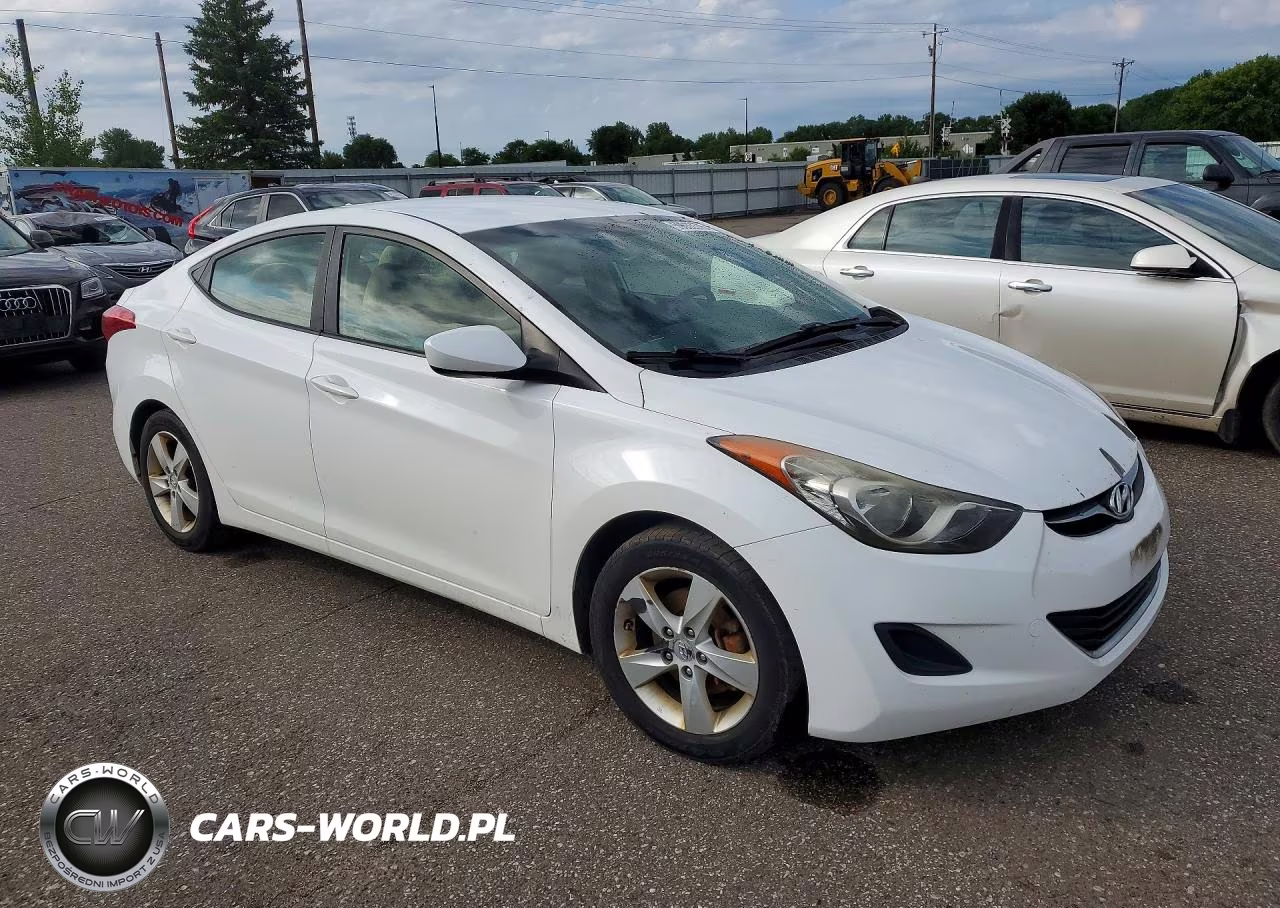 2013 Hyundai Elantra Gls VIN:5NPDH4AE0DH242663 - 4