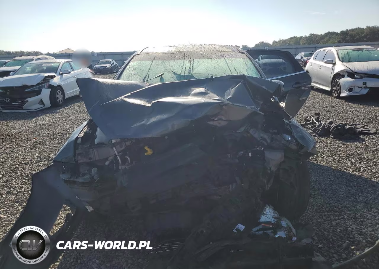 2018 Ford Focus Titanium VIN:1FADP3J28JL324706 - 5