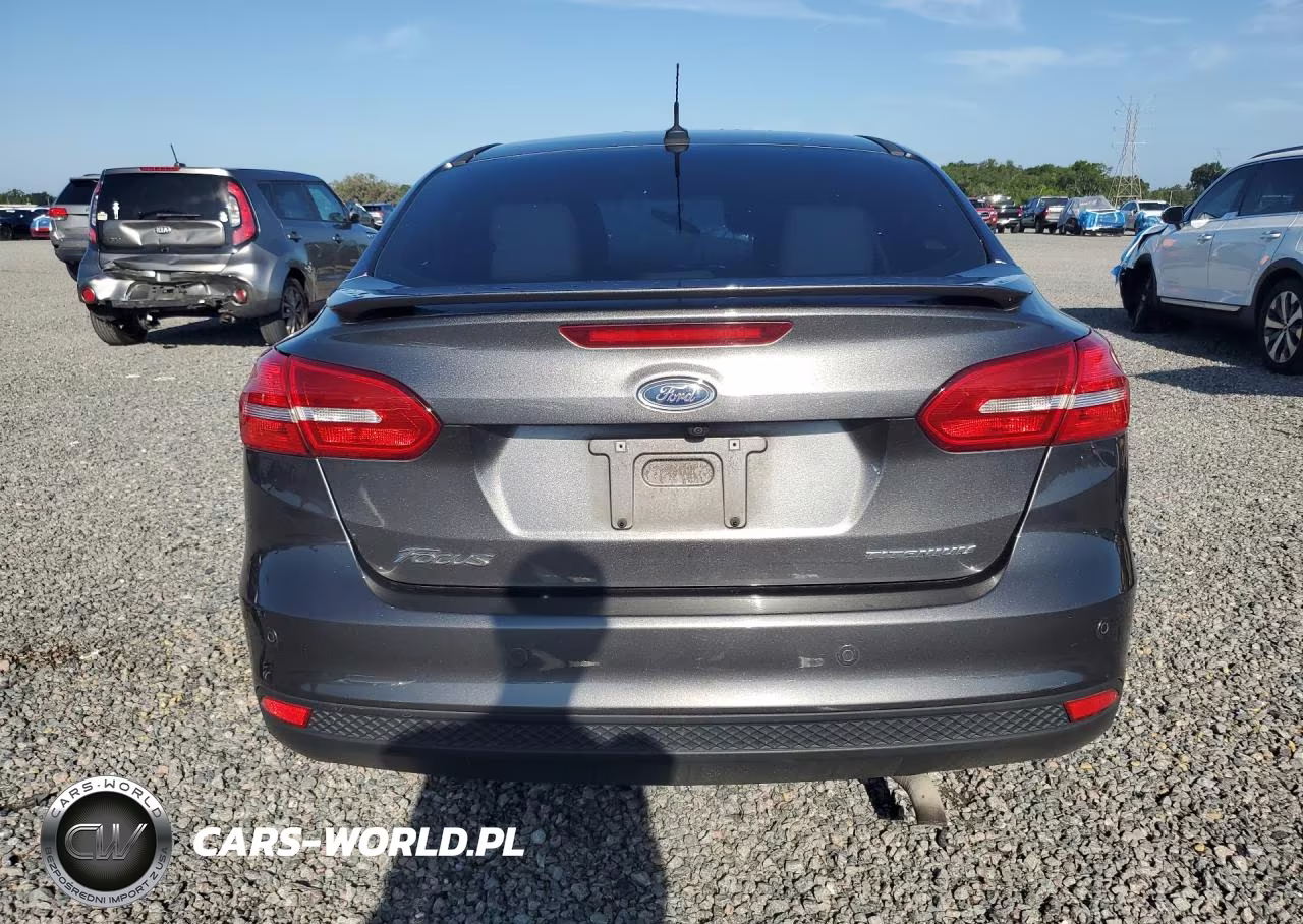 2018 Ford Focus Titanium VIN:1FADP3J28JL324706 - 6