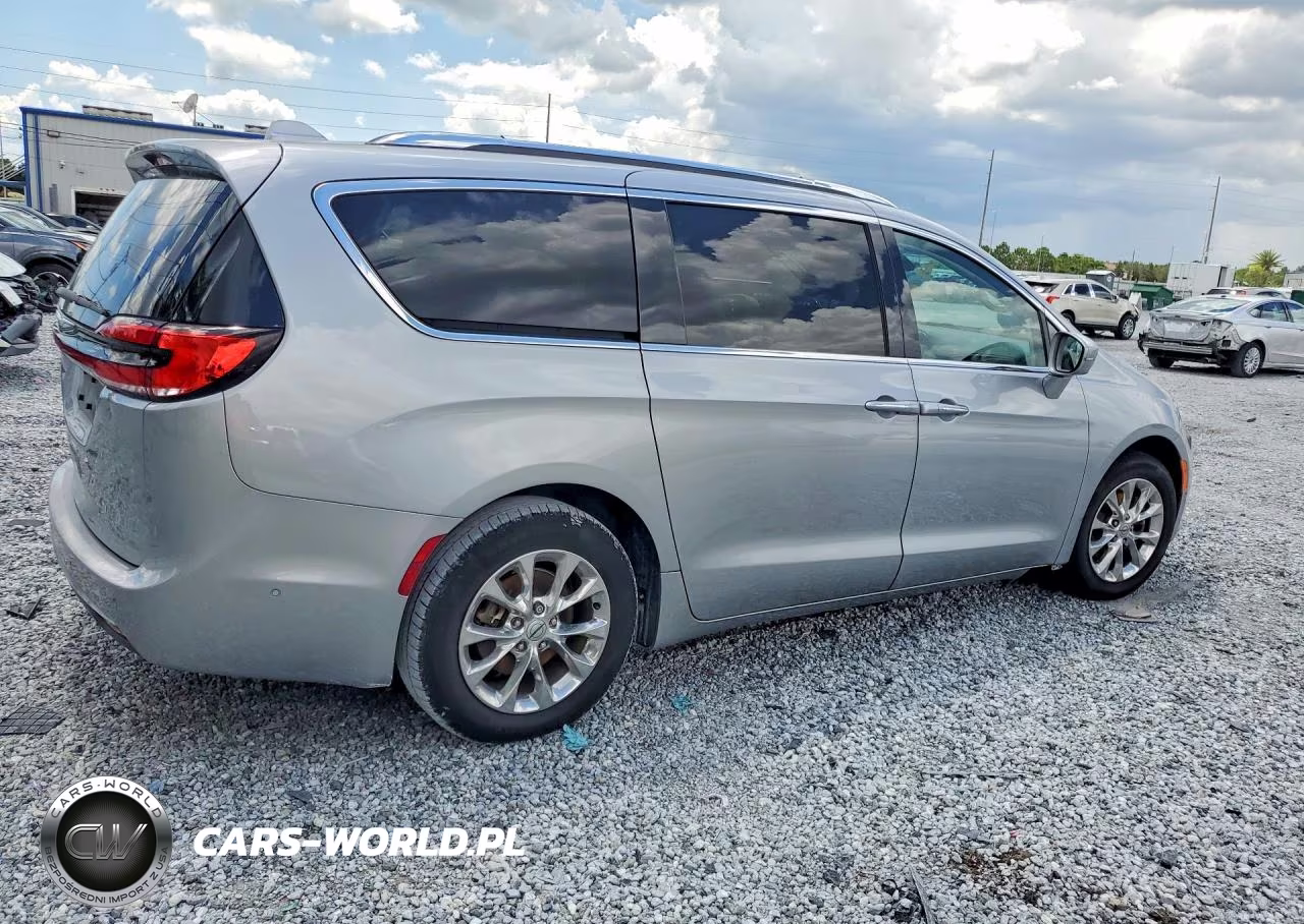 2021 Chrysler Pacifica Touring L VIN:2C4RC1BG7MR521551 - 3