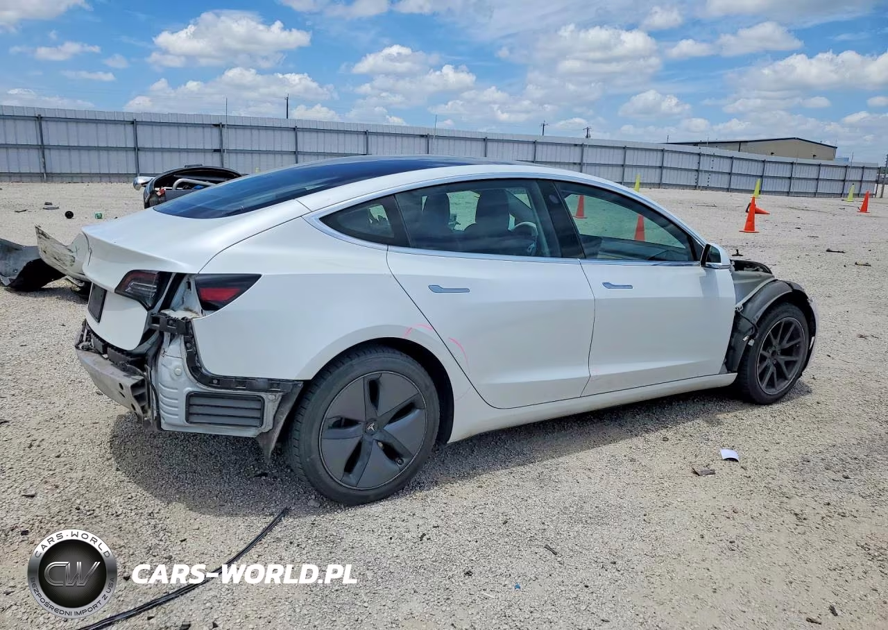2020 Tesla Model 3 VIN:5YJ3E1EA2LF744761 - 3