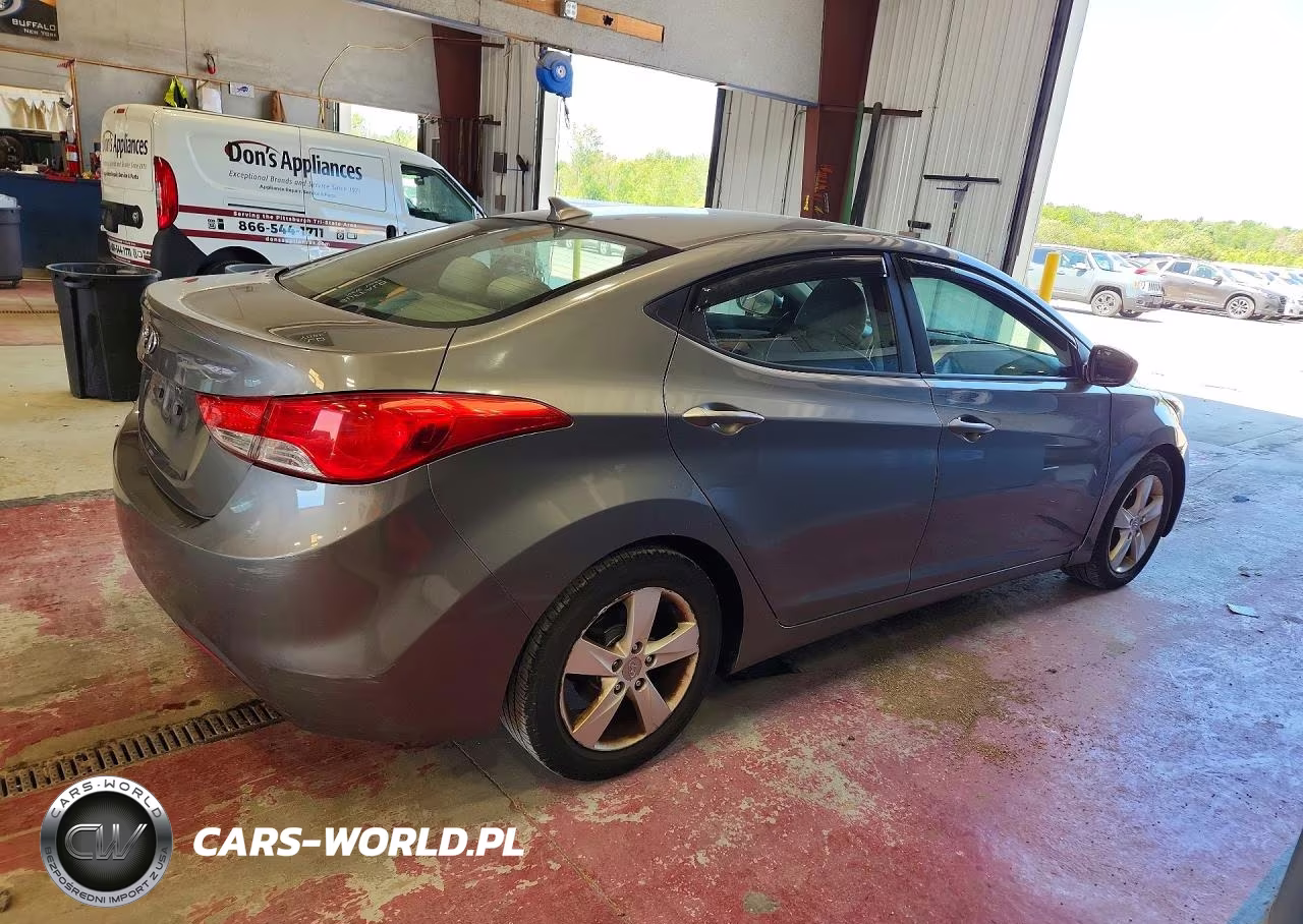 2013 Hyundai Elantra Gls VIN:5NPDH4AE1DH348345 - 3