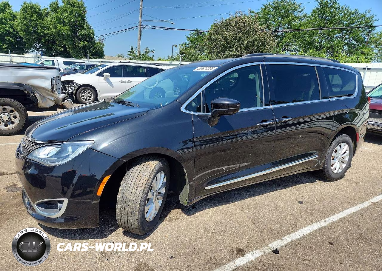 2017 Chrysler Pacifica Touring L – zdjęcie 1 z 13