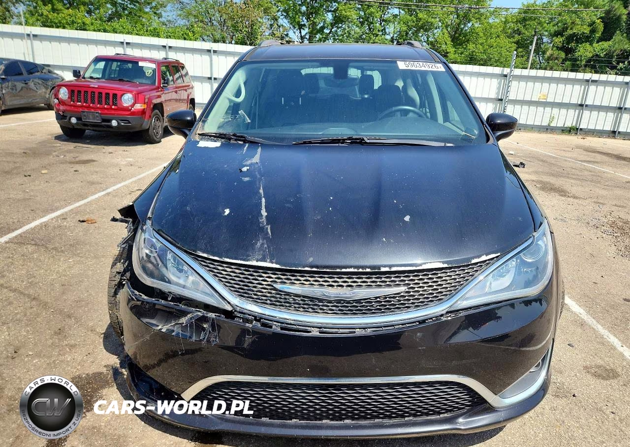 2017 Chrysler Pacifica Touring L VIN:2C4RC1BG7HR705197 - 5