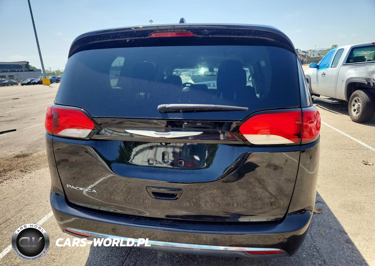 2017 Chrysler Pacifica Touring L VIN:2C4RC1BG7HR705197 - 6