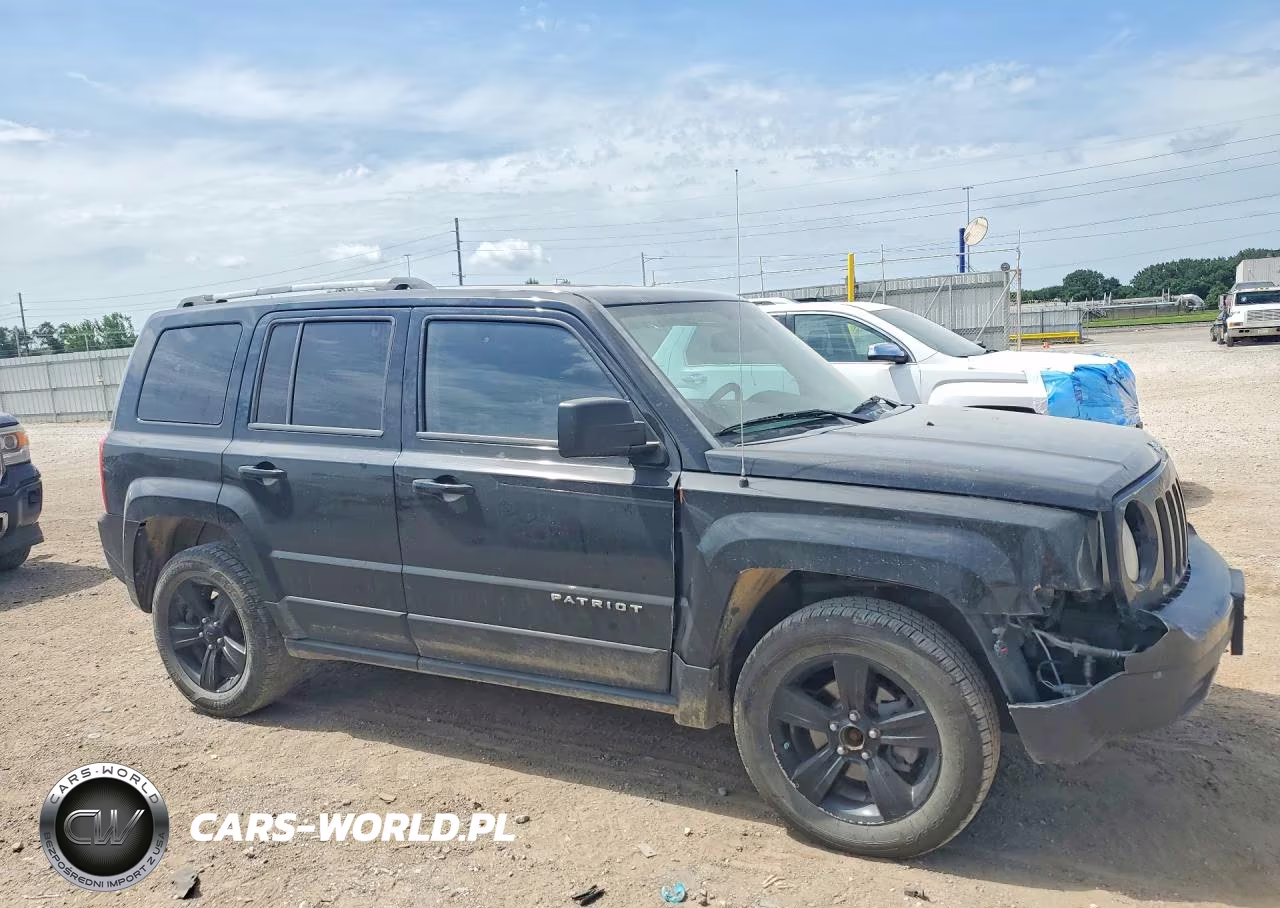 2012 Jeep Patriot Latitude VIN:1C4NJRFBXCD692250 - 4