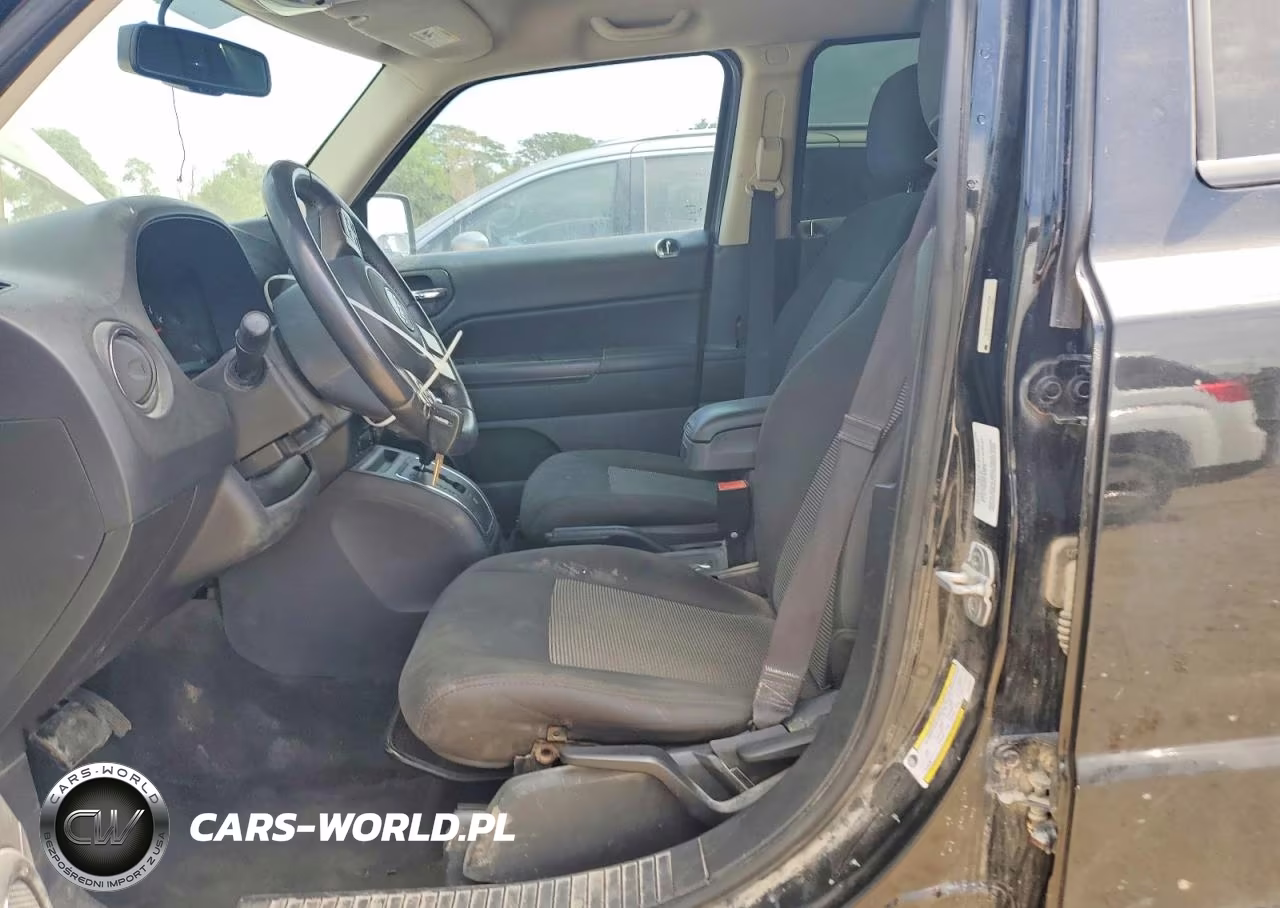2012 Jeep Patriot Latitude VIN:1C4NJRFBXCD692250 - 7