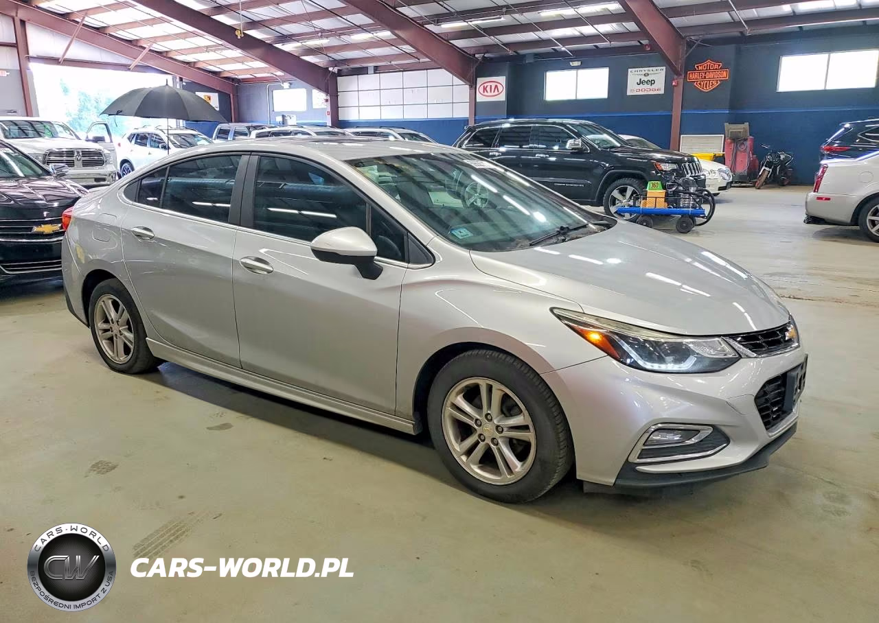 2017 Chevrolet Cruze Lt VIN:1G1BE5SM0H7191678 - 4