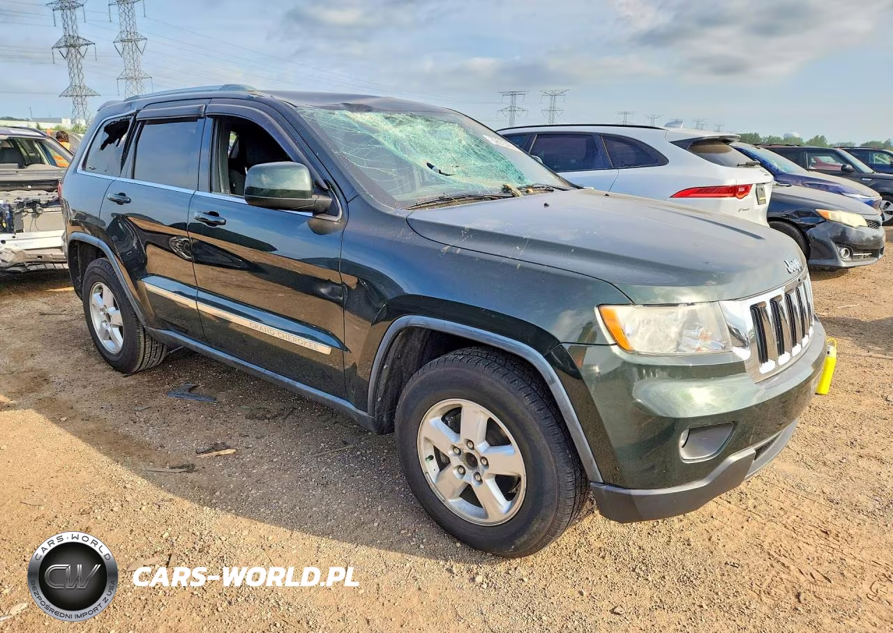 2011 Jeep Grand Cherokee Laredo VIN:1J4RR4GG4BC561823 - 4