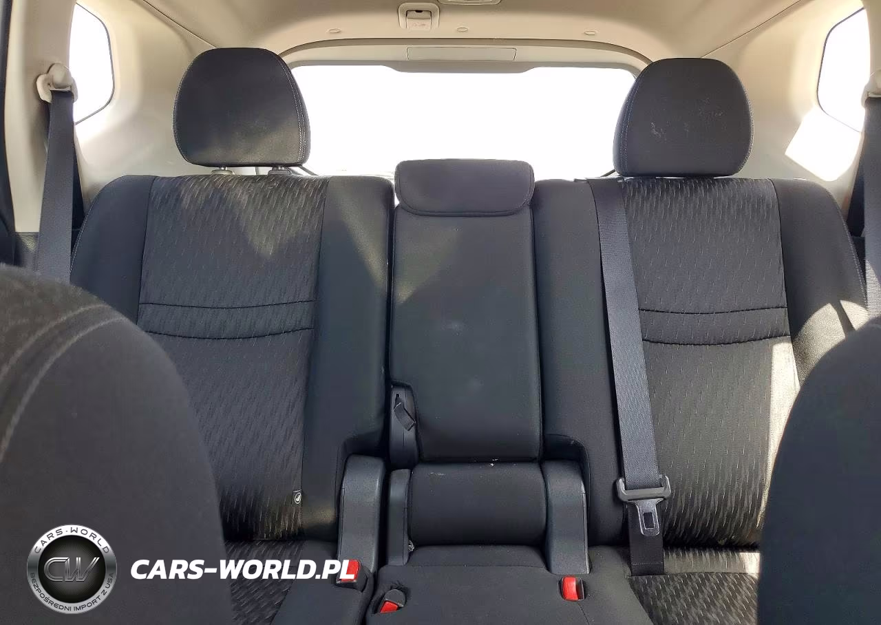 2018 Nissan Rogue S VIN:KNMAT2MT1JP577785 - 10
