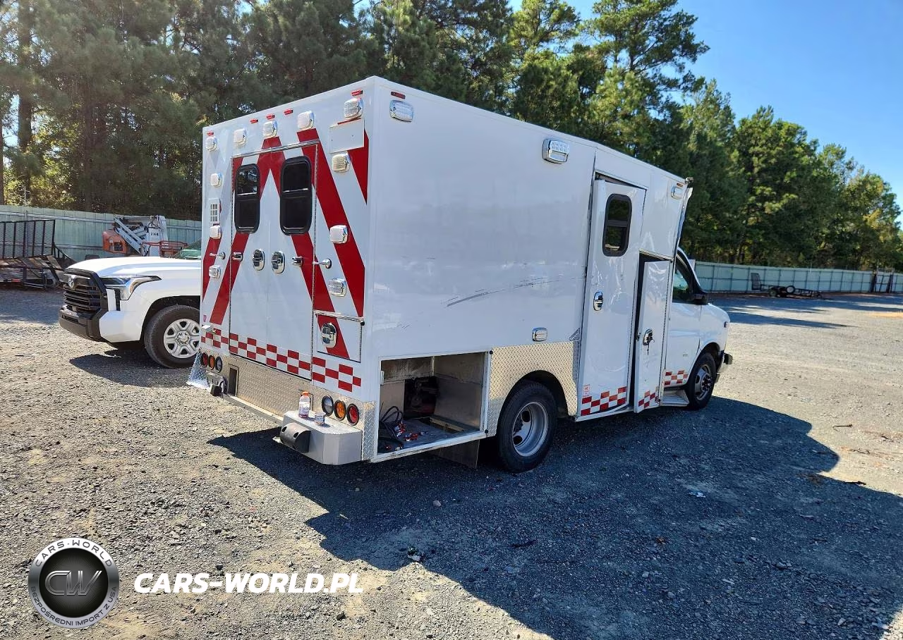 2023 Chevrolet Express G3500 VIN:1GB3GRF78P1221436 - 3