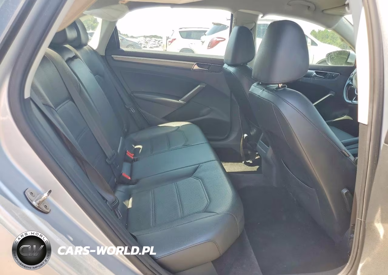 2018 Volkswagen Passat S VIN:1VWAA7A33JC030173 - 10