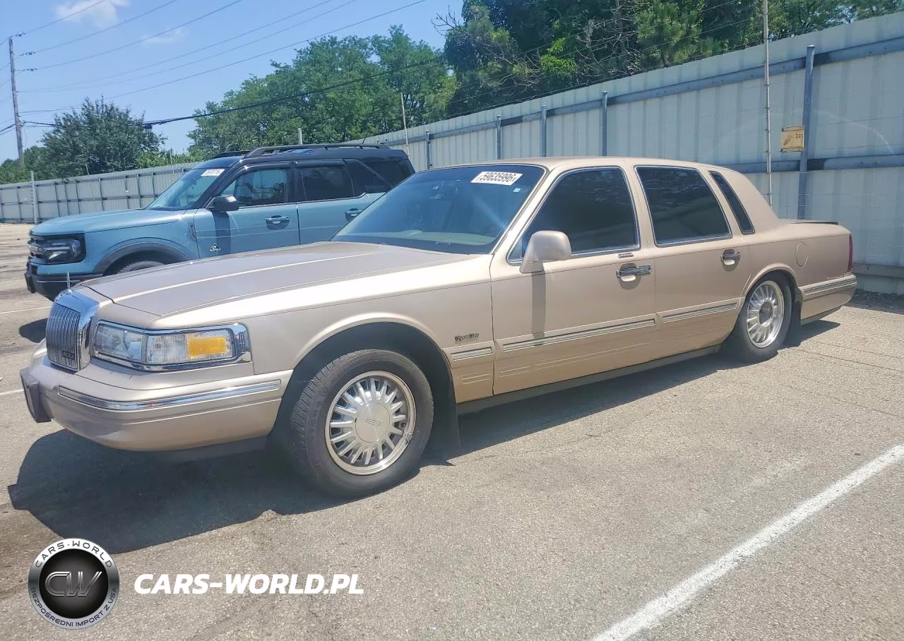 1997 Lincoln Town Car Signature