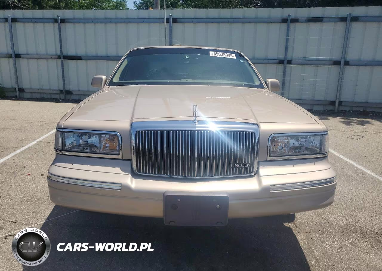 1997 Lincoln Town Car Signature VIN:1LNLM82W7VY646559 - 5