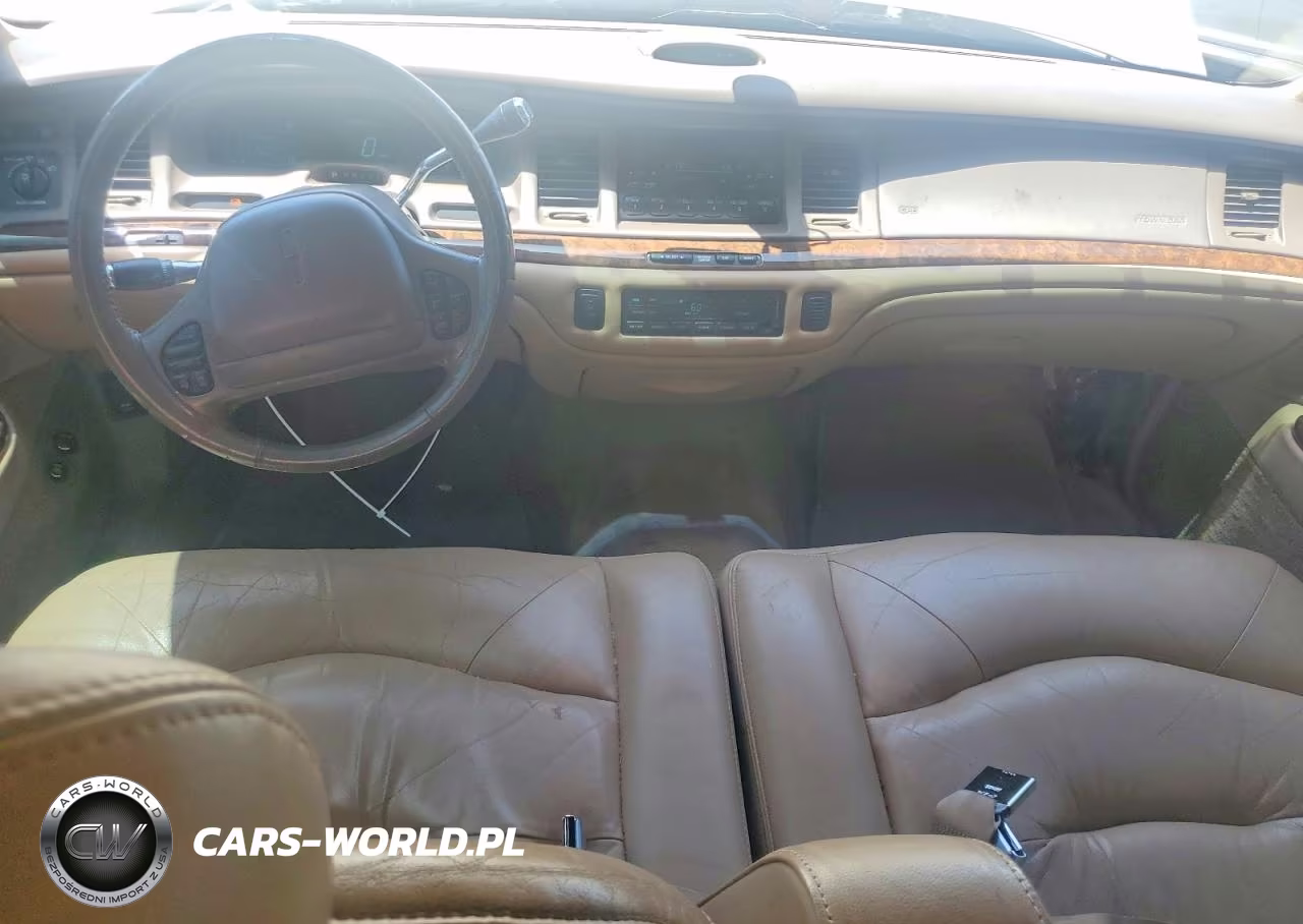 1997 Lincoln Town Car Signature VIN:1LNLM82W7VY646559 - 8