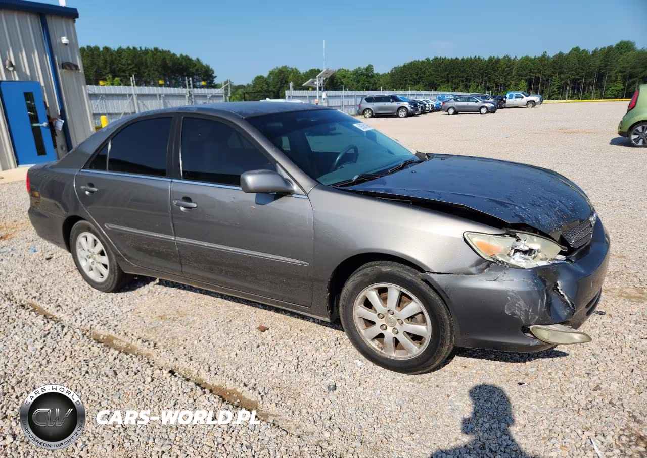 2003 Toyota Camry Xle VIN:4T1BE32K13U658722 - 4