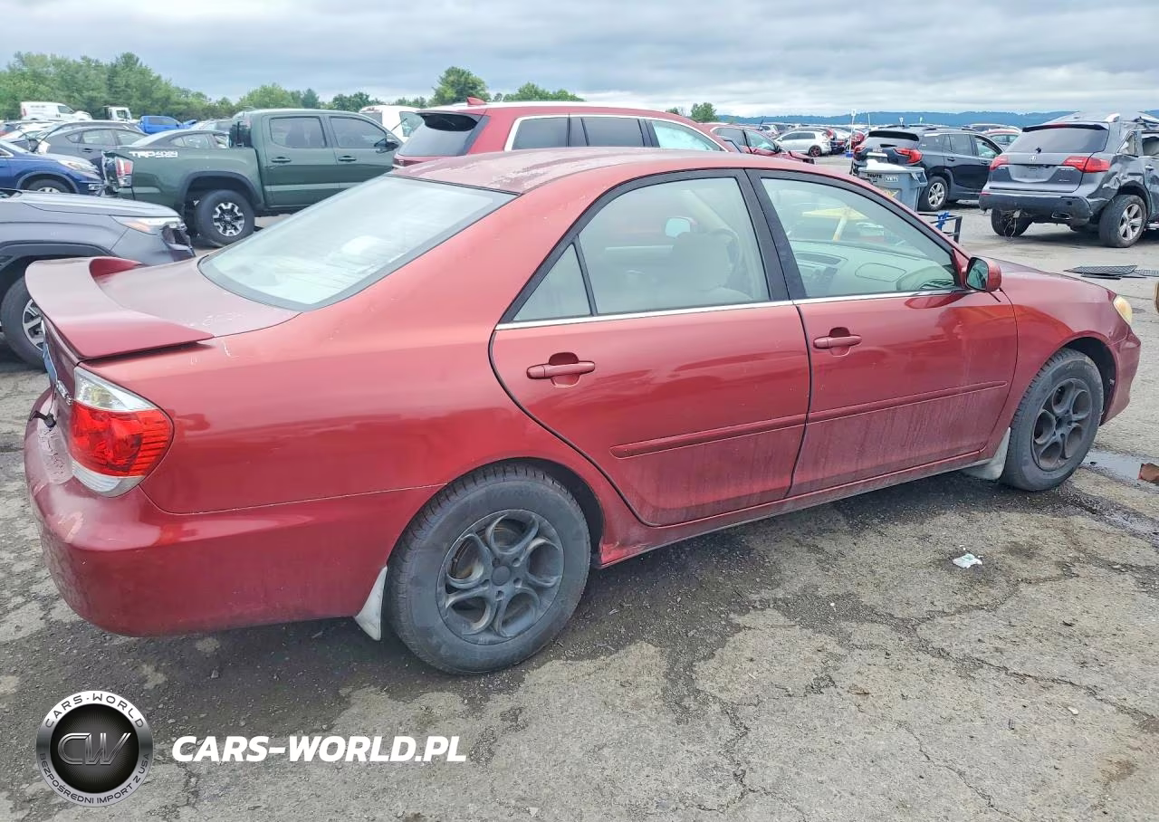 2005 Toyota Camry Le VIN:JTDBE32K753005941 - 3