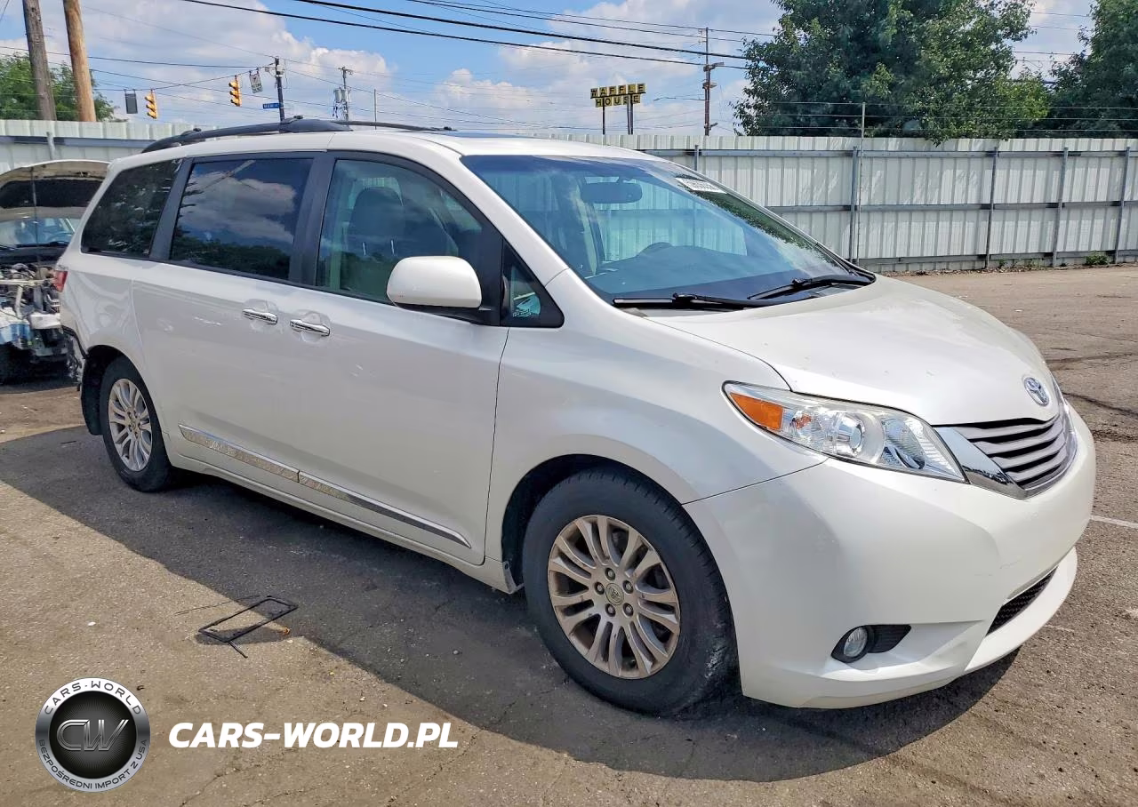 2015 Toyota Sienna Xle 8-Passenger VIN:5TDYK3DC5FS684214 - 4