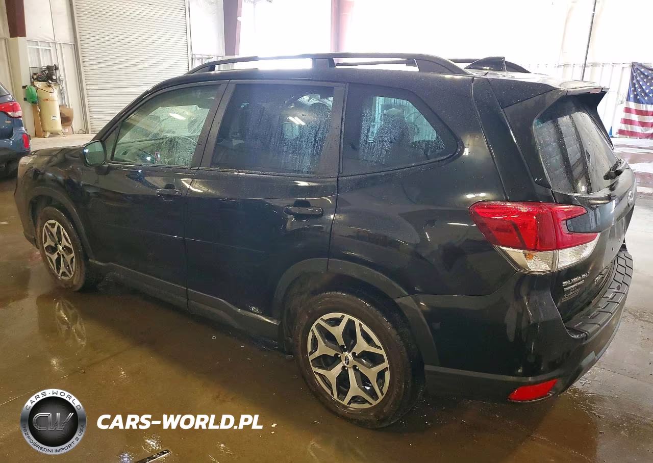 2021 Subaru Forester Premium VIN:JF2SKAJC8MH592371 - 2