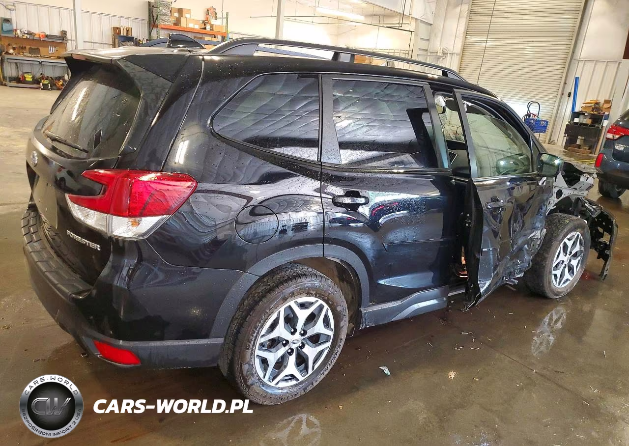 2021 Subaru Forester Premium VIN:JF2SKAJC8MH592371 - 3