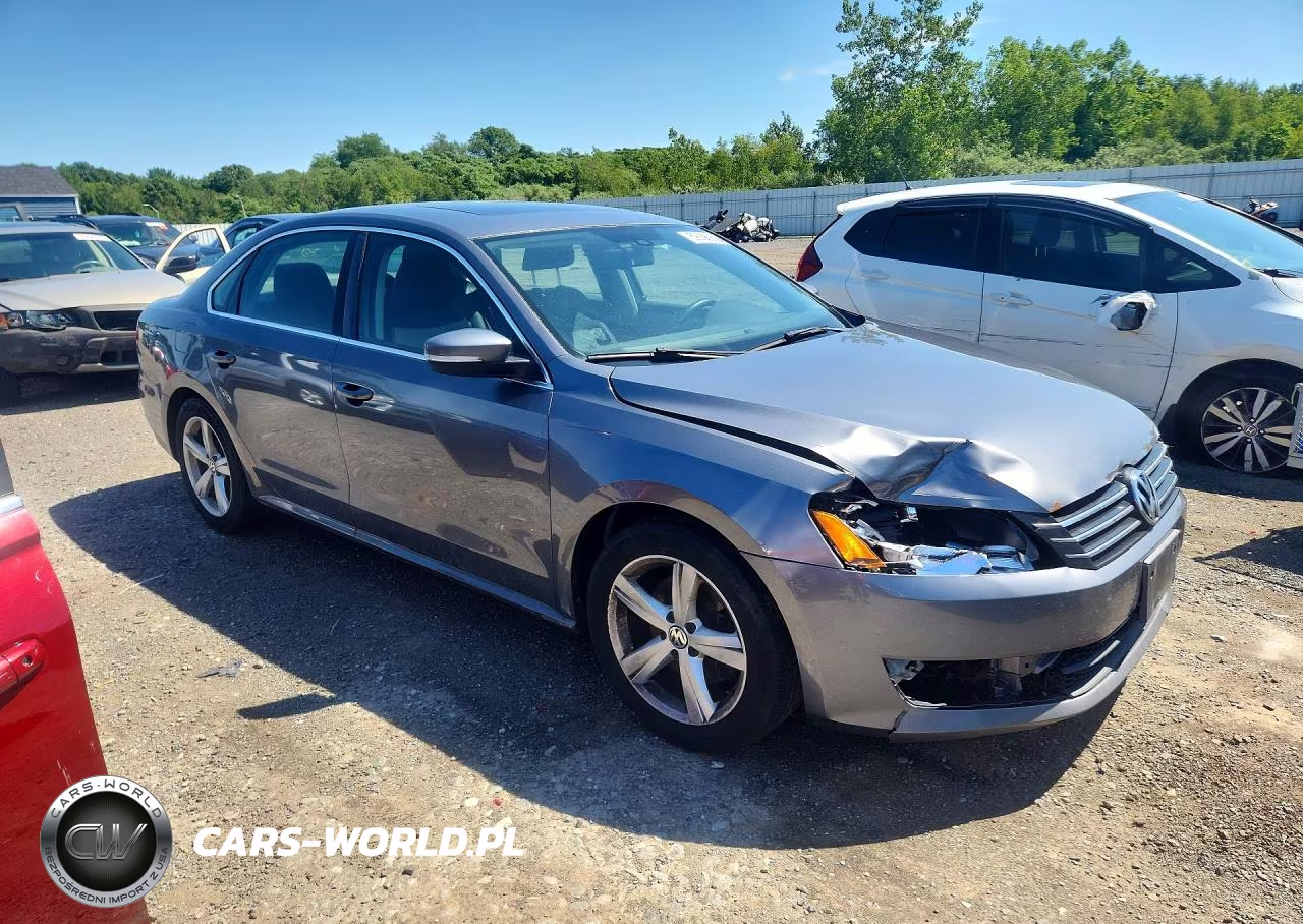 2013 Volkswagen Passat Se VIN:1VWBP7A33DC063830 - 4