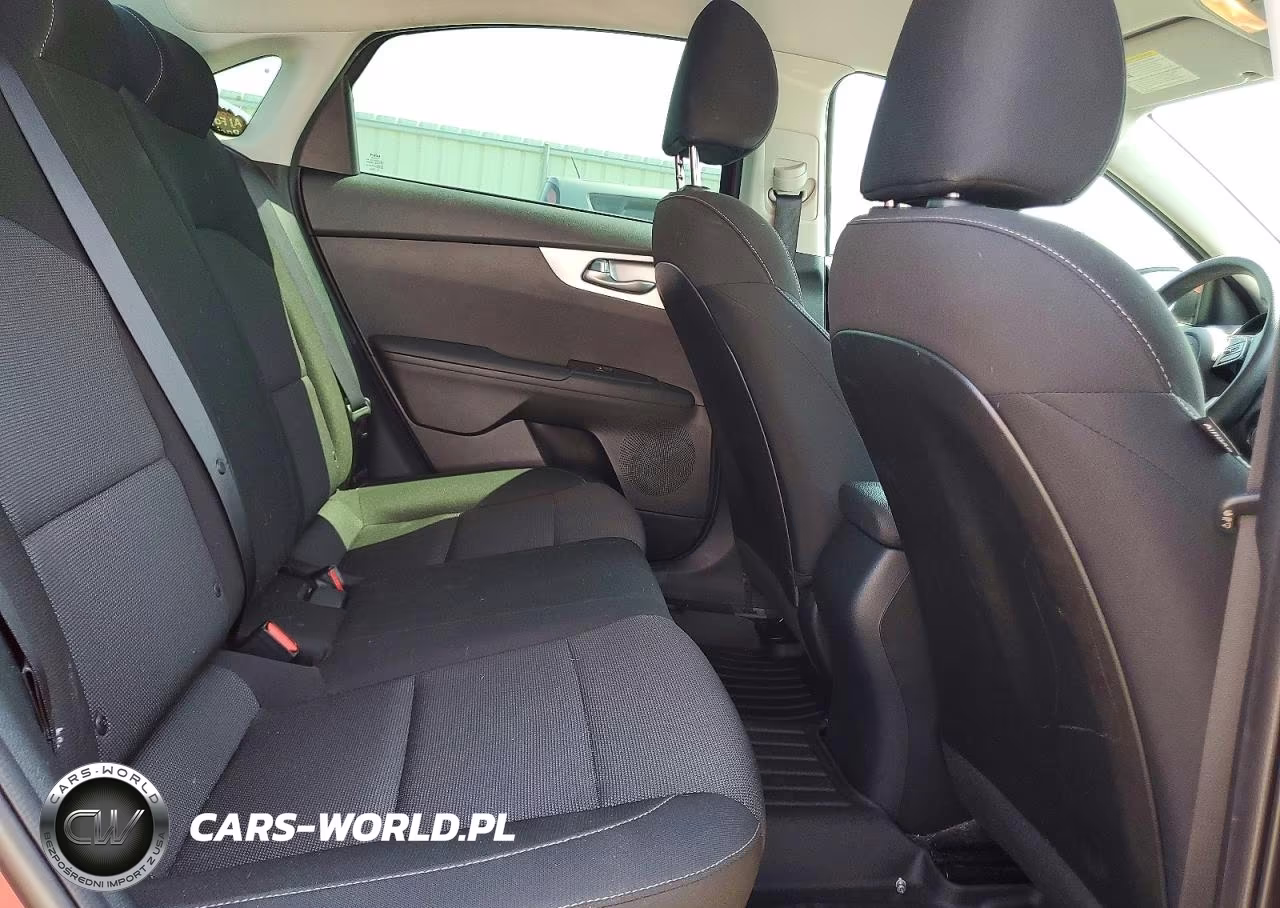 2022 Kia Forte Lxs VIN:3KPF24AD6NE467323 - 10