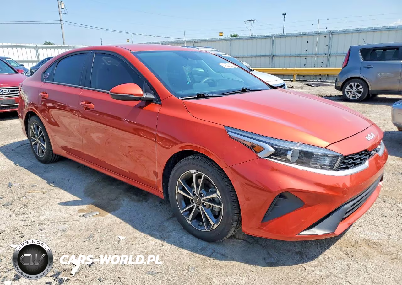 2022 Kia Forte Lxs VIN:3KPF24AD6NE467323 - 4