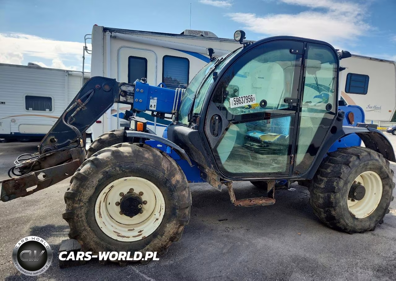 2015 New Holland Telehandler VIN:FNHZN632NFKB00128 - 2