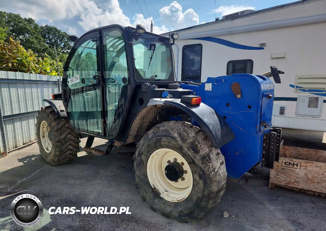 2015 New Holland Telehandler VIN:FNHZN632NFKB00128 - 3