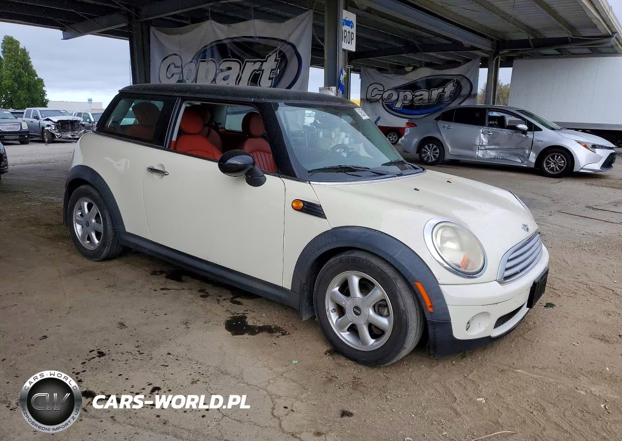 2008 Mini Cooper VIN:WMWMF33538TT64767 - 4