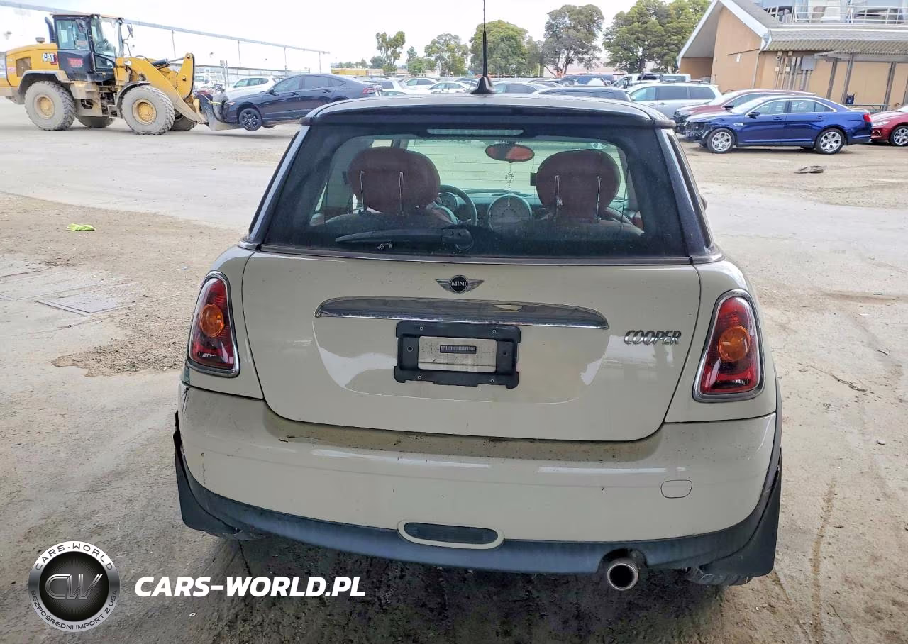 2008 Mini Cooper VIN:WMWMF33538TT64767 - 6