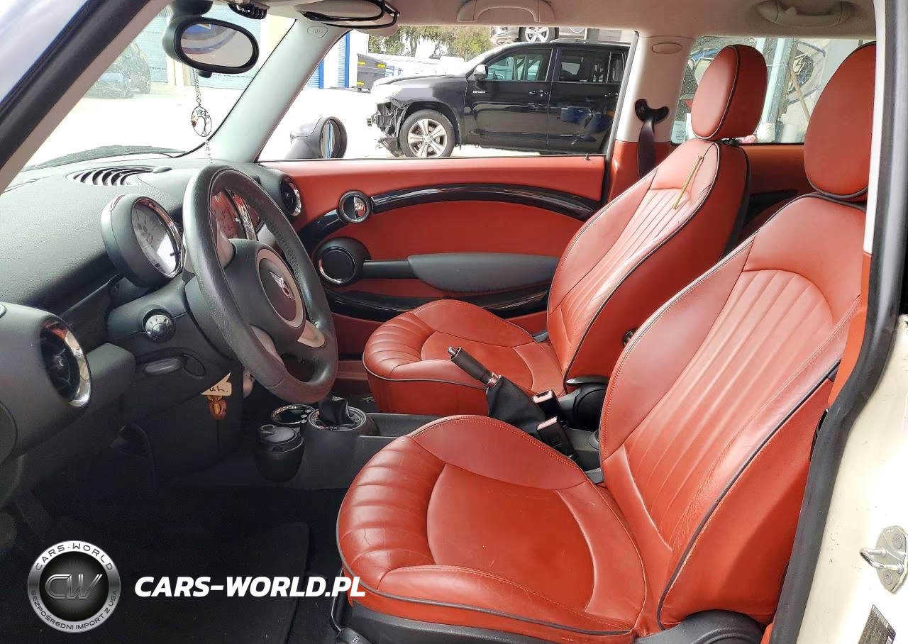 2008 Mini Cooper VIN:WMWMF33538TT64767 - 7