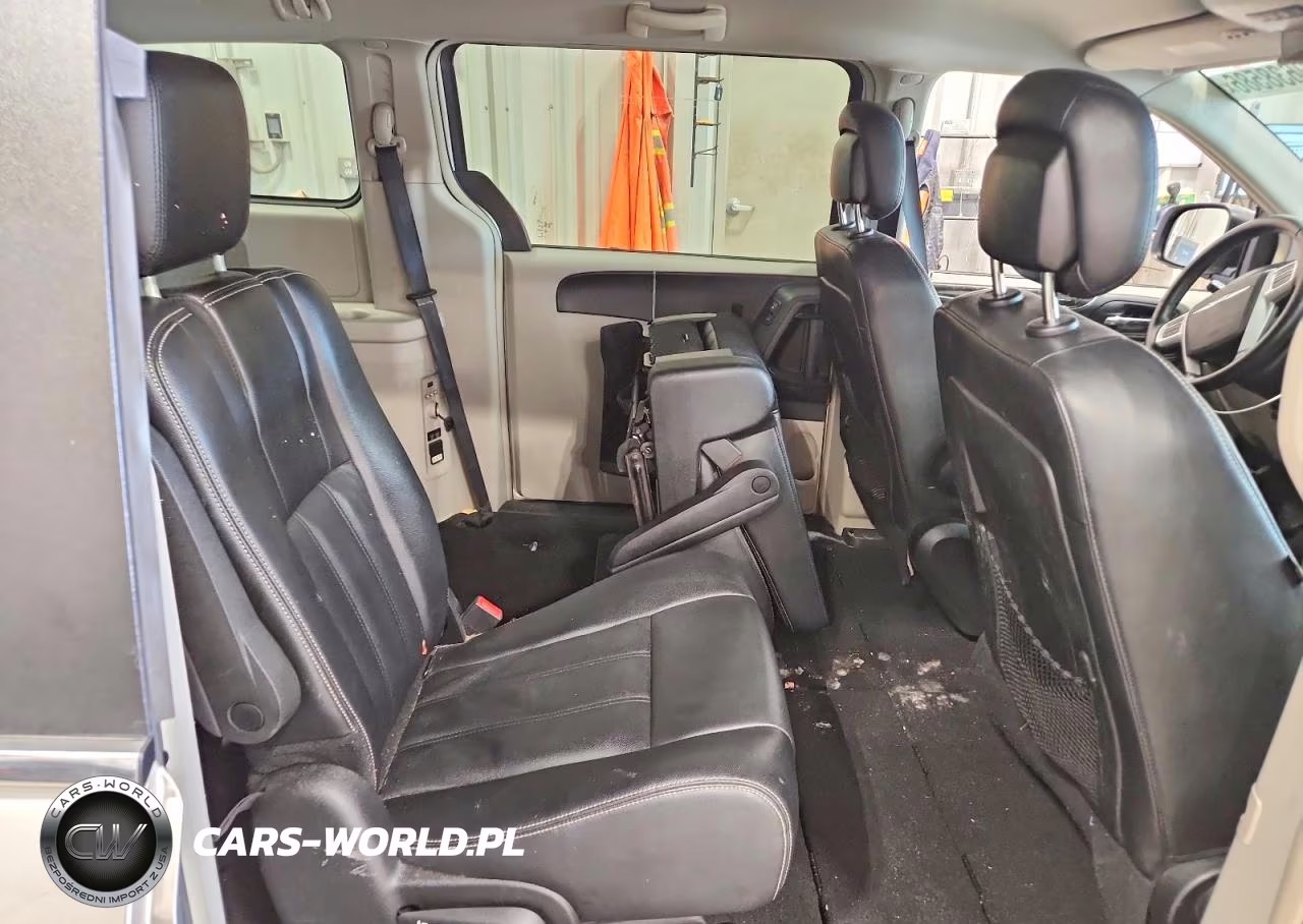 2014 Chrysler Town & Country Touring VIN:2C4RC1BG7ER402416 - 11